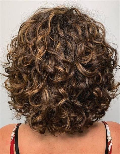 cabelo encaracolado curto feminino|23 ideias de Cabelo curto encaracolado em 2024 